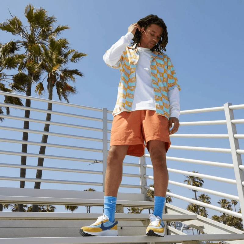 Nike Waffle Debut Shoe - Men's - Image 3