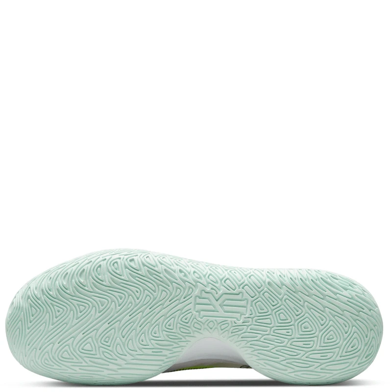 Nike Kyrie Flytrap 5 Basketball Shoe - Men's - Image 2